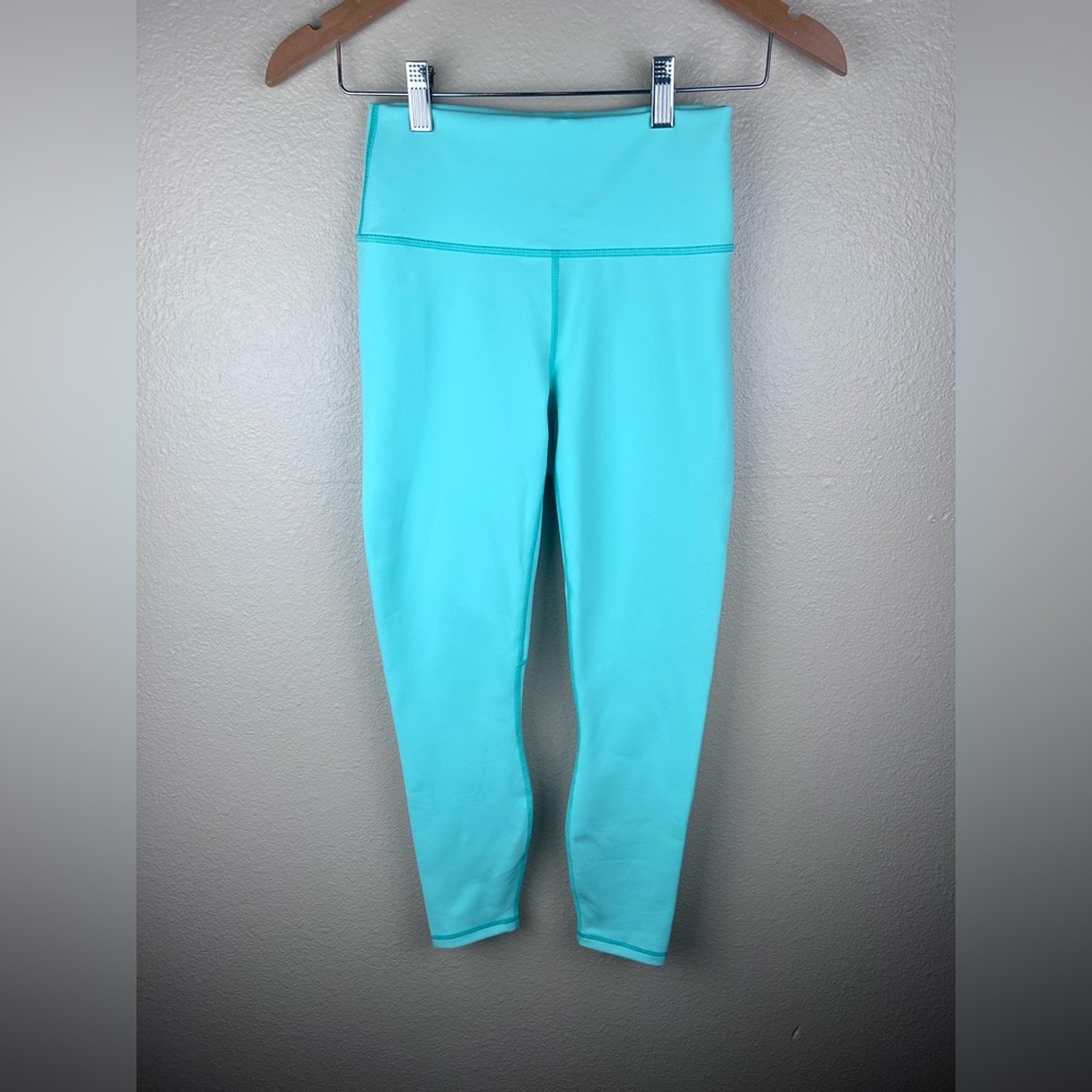 Fabletics 7/8 High Rise Leggings XS Aqua 24” Inseam excellent condition